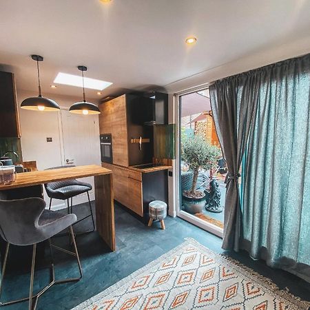 Cosy Studio Apartment Newmarket  Bagian luar foto